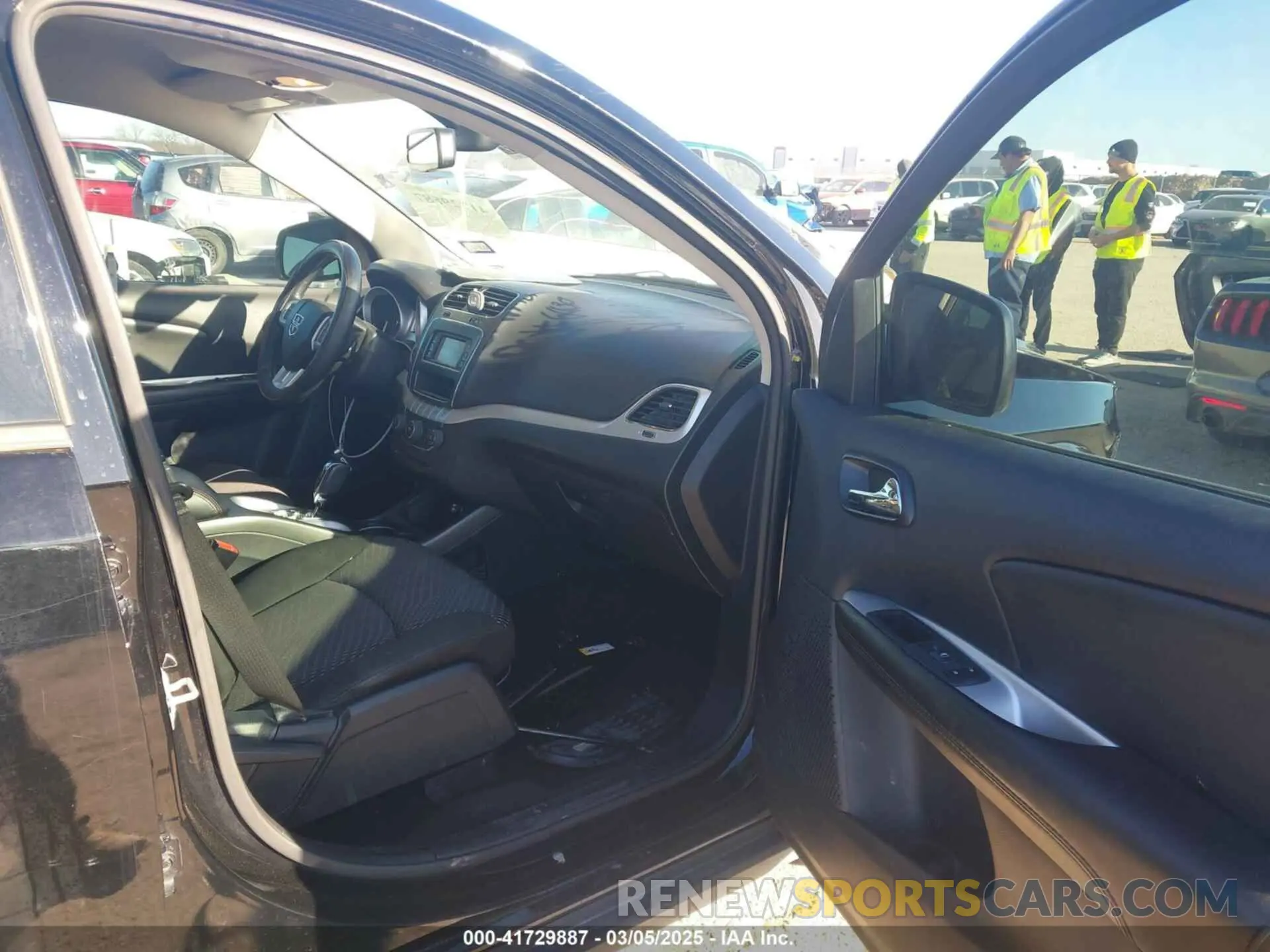 5 Photograph of a damaged car 3C4PDCAB7LT277627 DODGE JOURNEY 2020