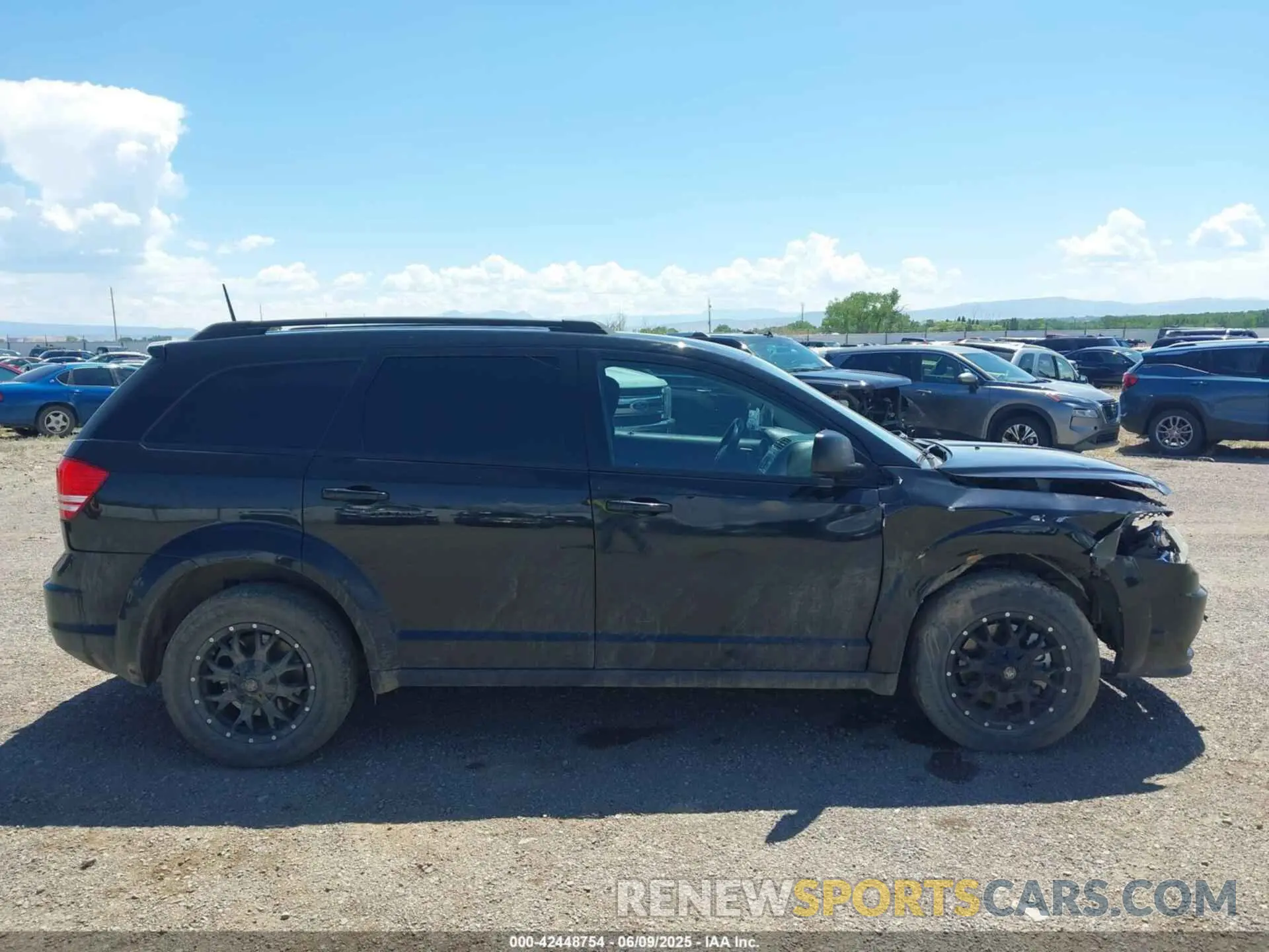 13 Photograph of a damaged car 3C4PDCAB8LT207294 DODGE JOURNEY 2020