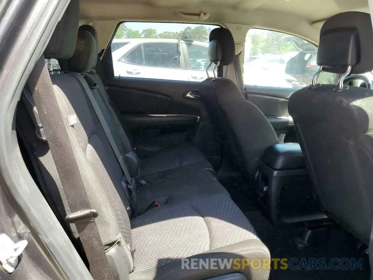 11 Photograph of a damaged car 3C4PDCAB8LT262537 DODGE JOURNEY 2020