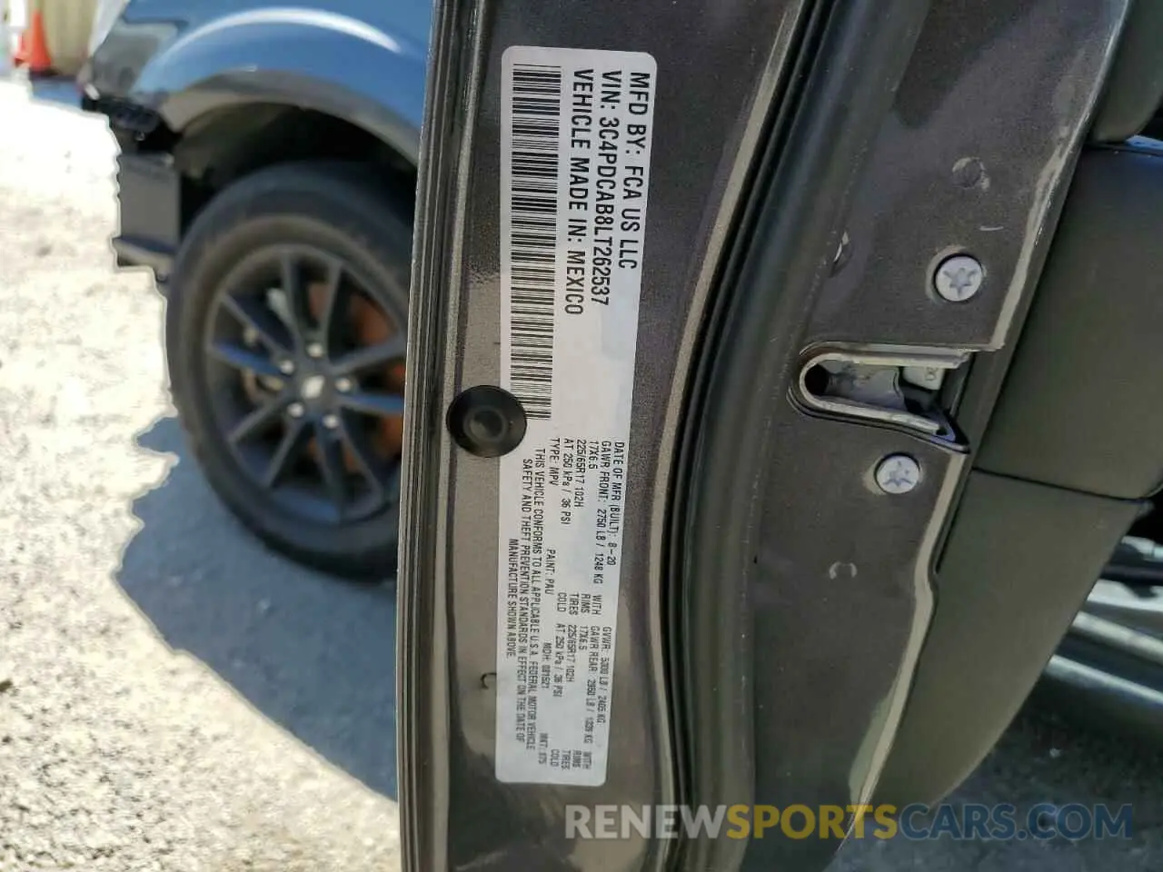 13 Photograph of a damaged car 3C4PDCAB8LT262537 DODGE JOURNEY 2020