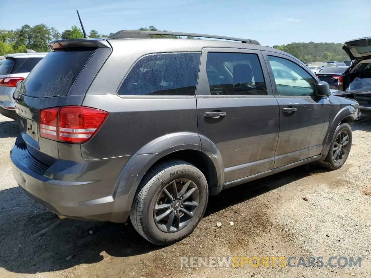 3 Photograph of a damaged car 3C4PDCAB8LT262537 DODGE JOURNEY 2020
