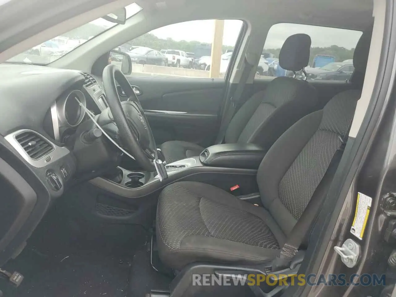 7 Photograph of a damaged car 3C4PDCAB8LT262537 DODGE JOURNEY 2020