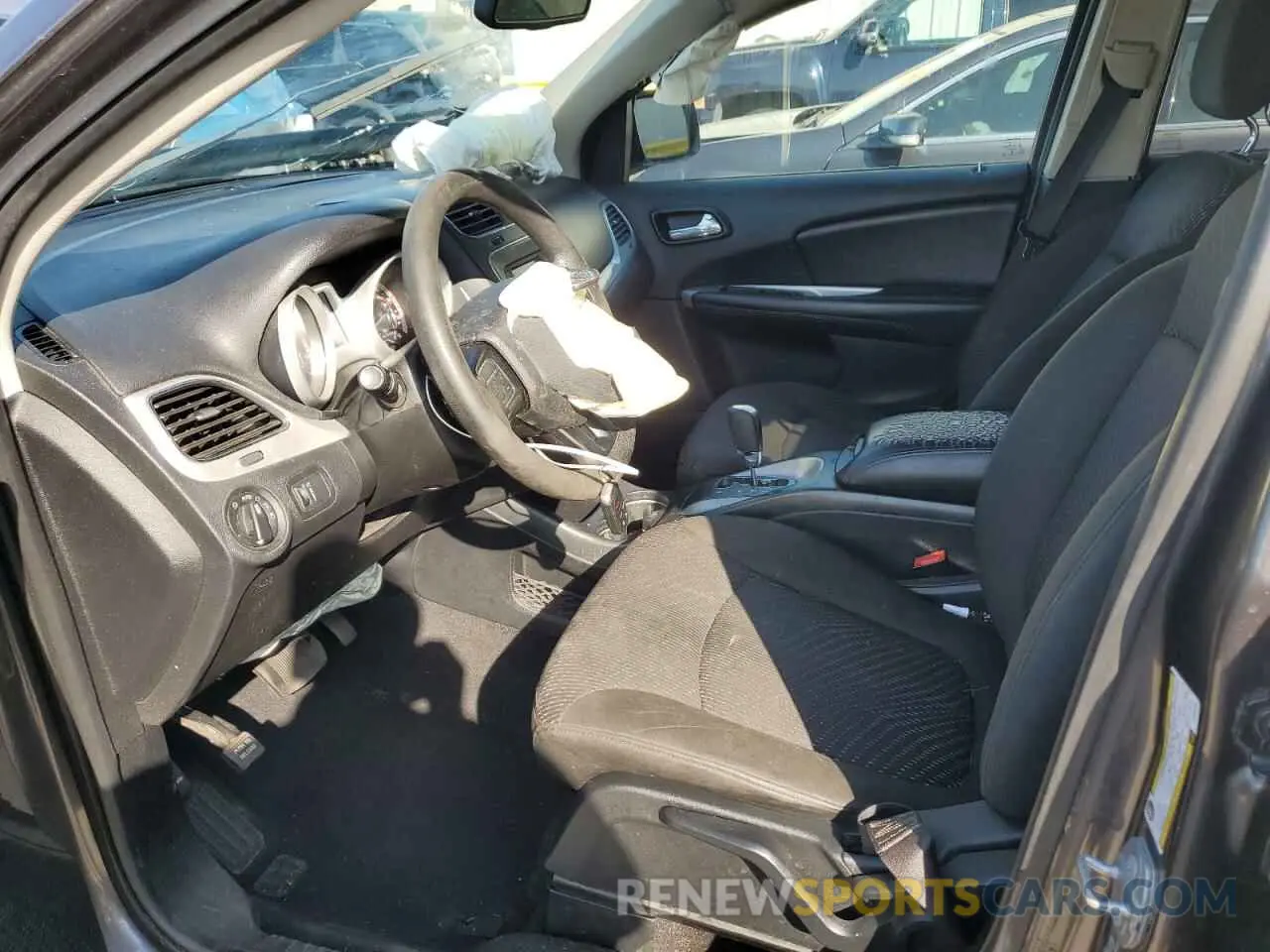 7 Photograph of a damaged car 3C4PDCAB8LT268130 DODGE JOURNEY 2020