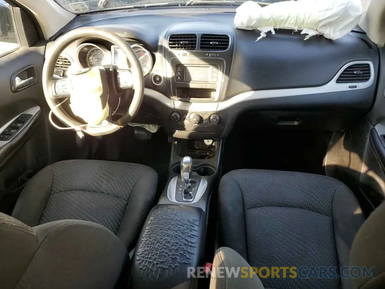 8 Photograph of a damaged car 3C4PDCAB8LT268130 DODGE JOURNEY 2020