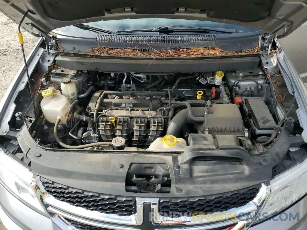 12 Photograph of a damaged car 3C4PDCAB8LT269231 DODGE JOURNEY 2020