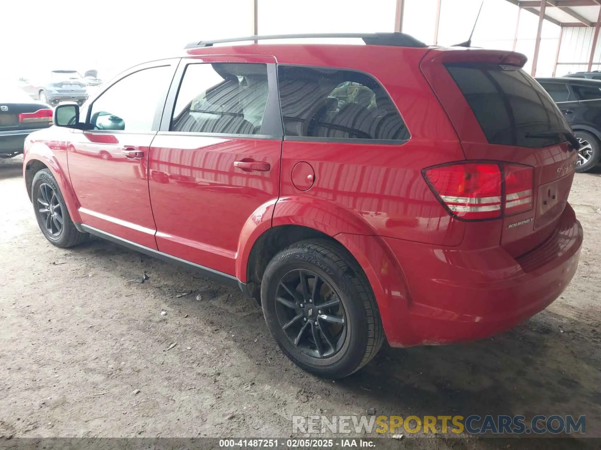 3 Photograph of a damaged car 3C4PDCAB8LT270704 DODGE JOURNEY 2020