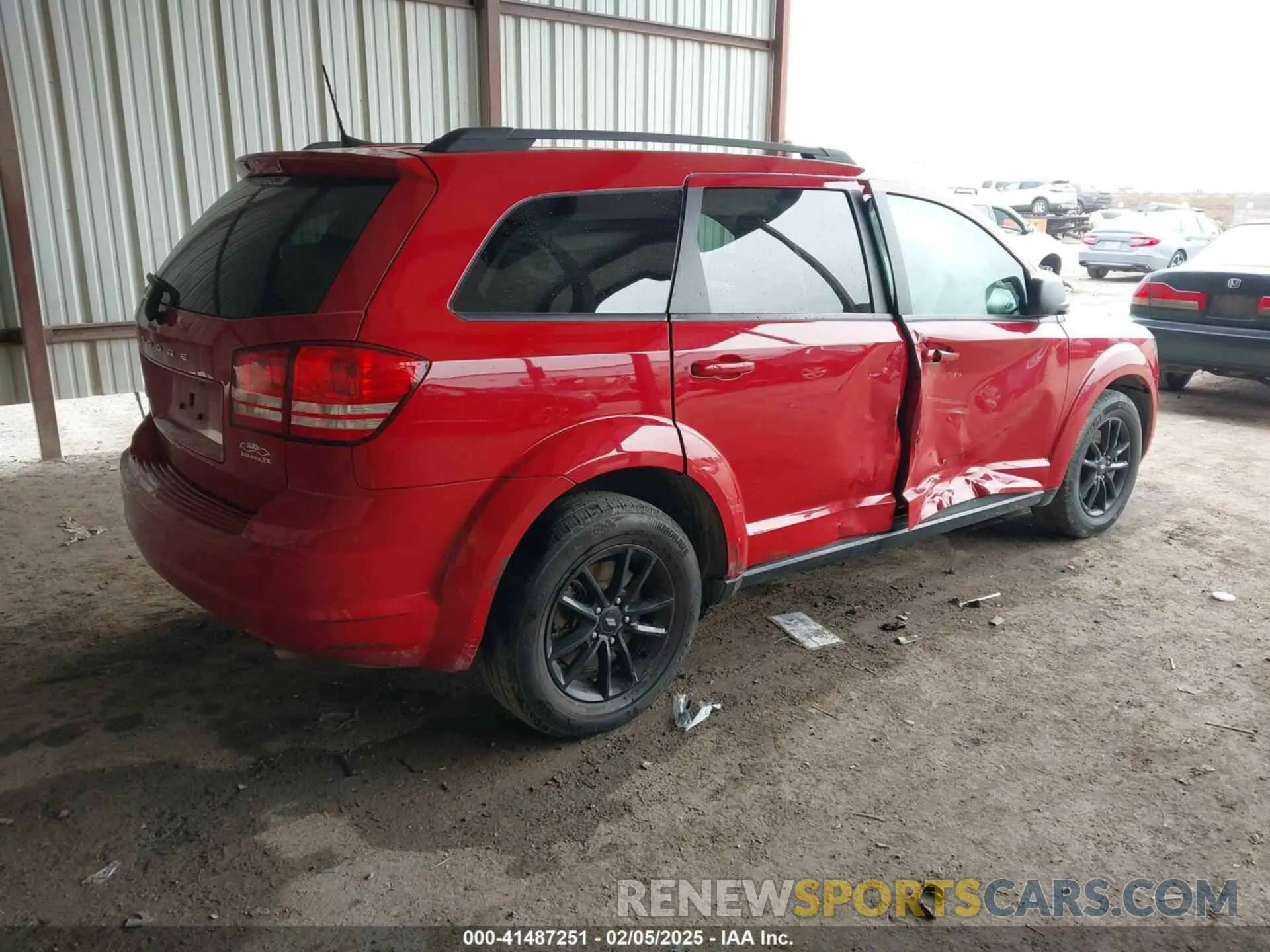 4 Photograph of a damaged car 3C4PDCAB8LT270704 DODGE JOURNEY 2020