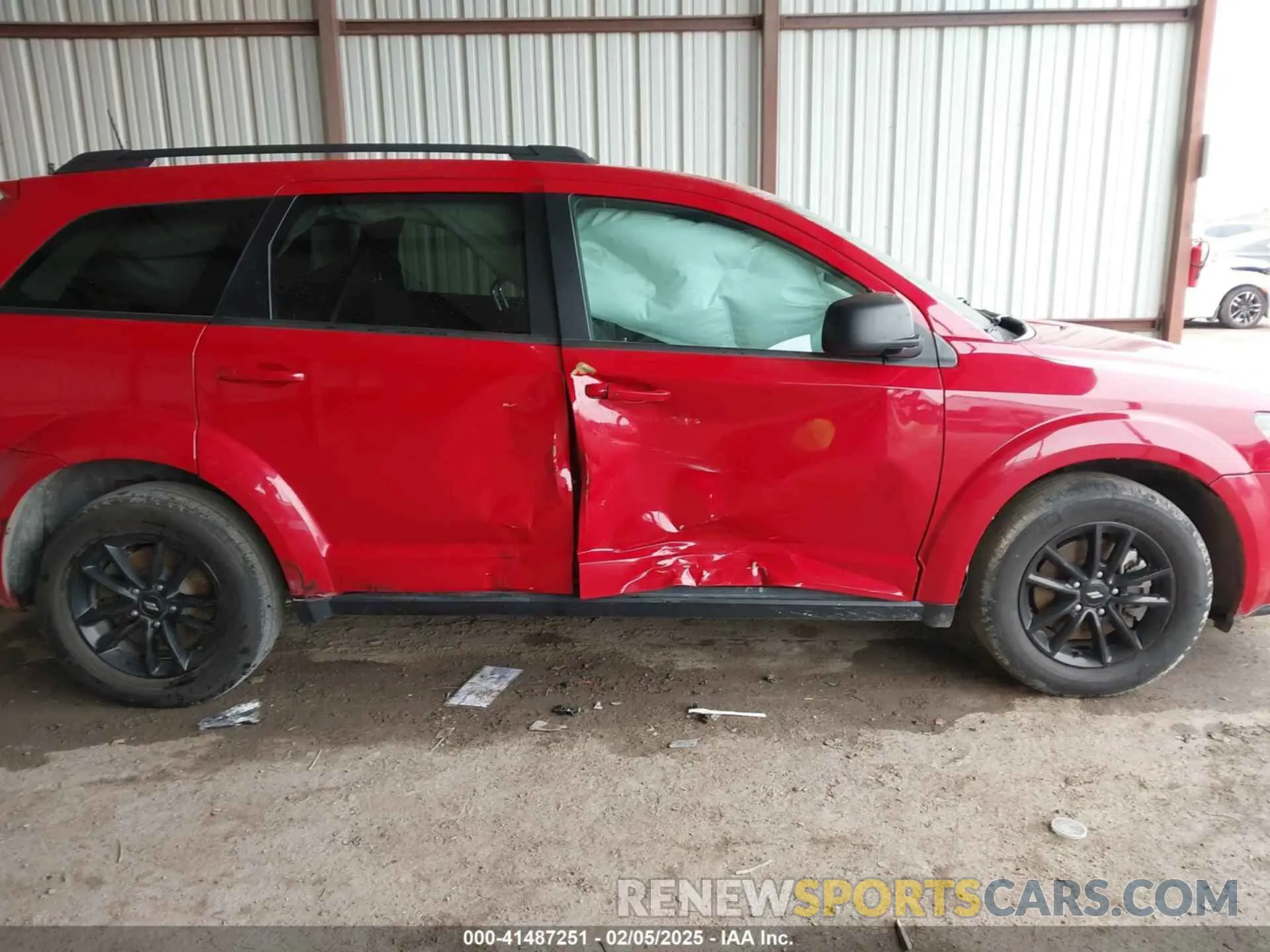 6 Photograph of a damaged car 3C4PDCAB8LT270704 DODGE JOURNEY 2020