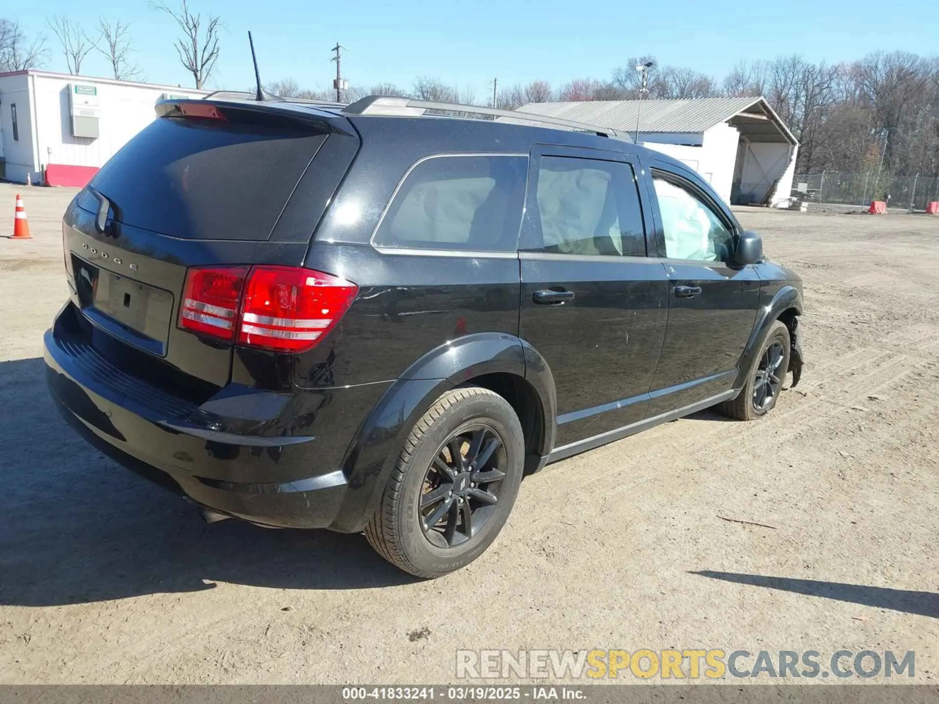 4 Photograph of a damaged car 3C4PDCAB8LT271979 DODGE JOURNEY 2020