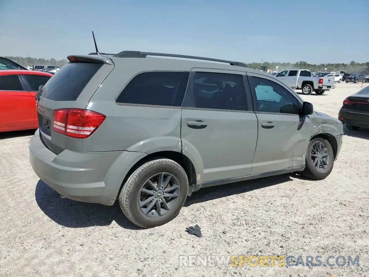 3 Photograph of a damaged car 3C4PDCAB8LT275871 DODGE JOURNEY 2020