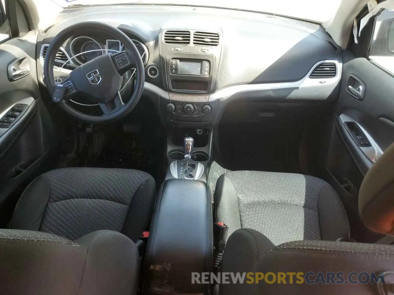 8 Photograph of a damaged car 3C4PDCAB8LT275871 DODGE JOURNEY 2020