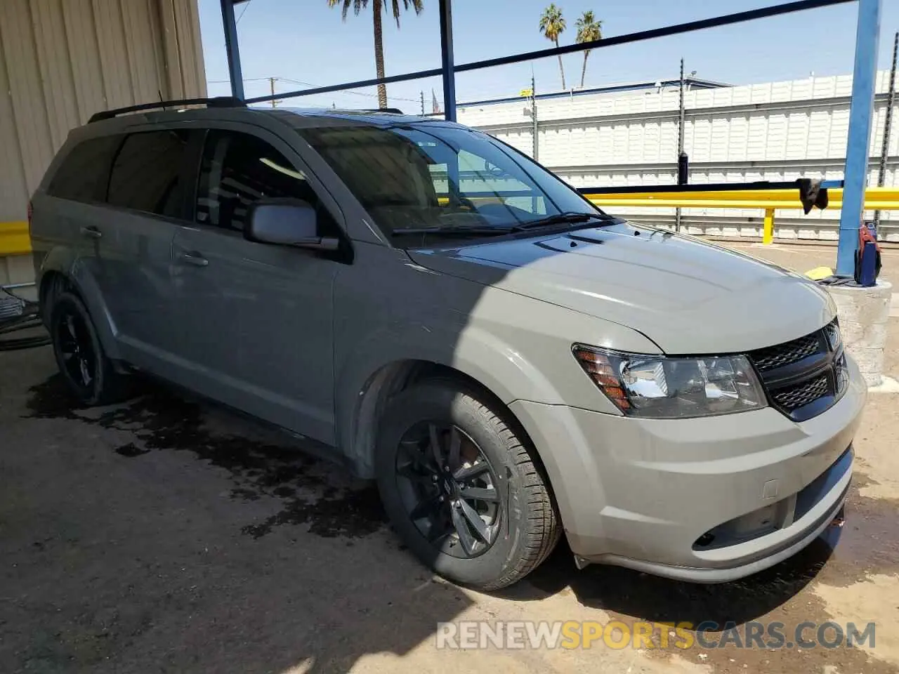 1 Photograph of a damaged car 3C4PDCAB8LT277085 DODGE JOURNEY 2020