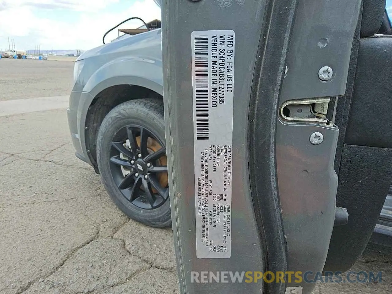 10 Photograph of a damaged car 3C4PDCAB8LT277085 DODGE JOURNEY 2020