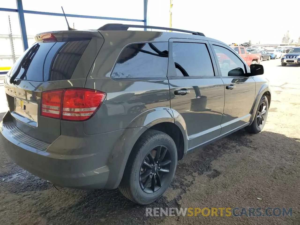 4 Photograph of a damaged car 3C4PDCAB8LT277085 DODGE JOURNEY 2020