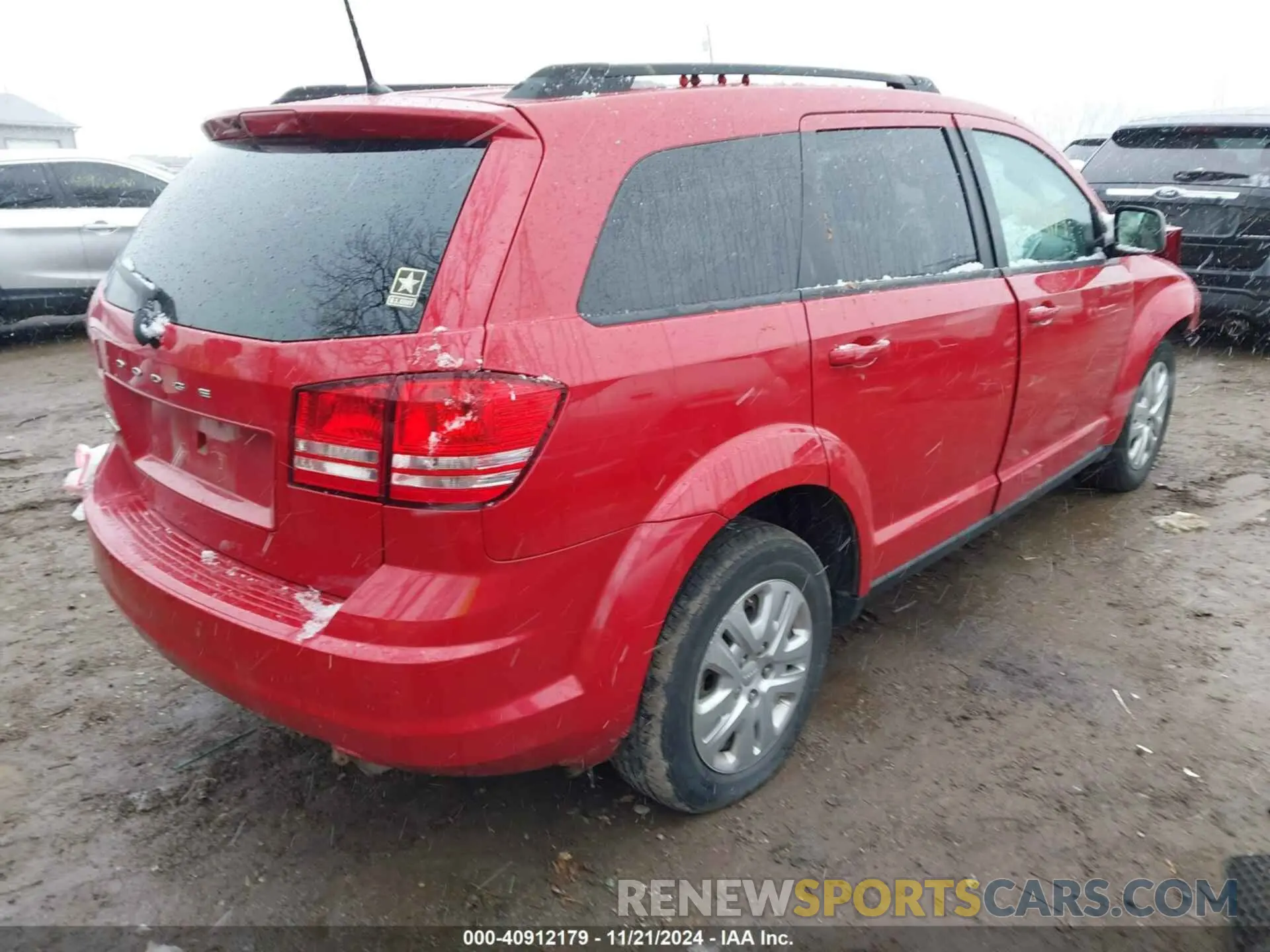 4 Photograph of a damaged car 3C4PDCAB9LT194779 DODGE JOURNEY 2020