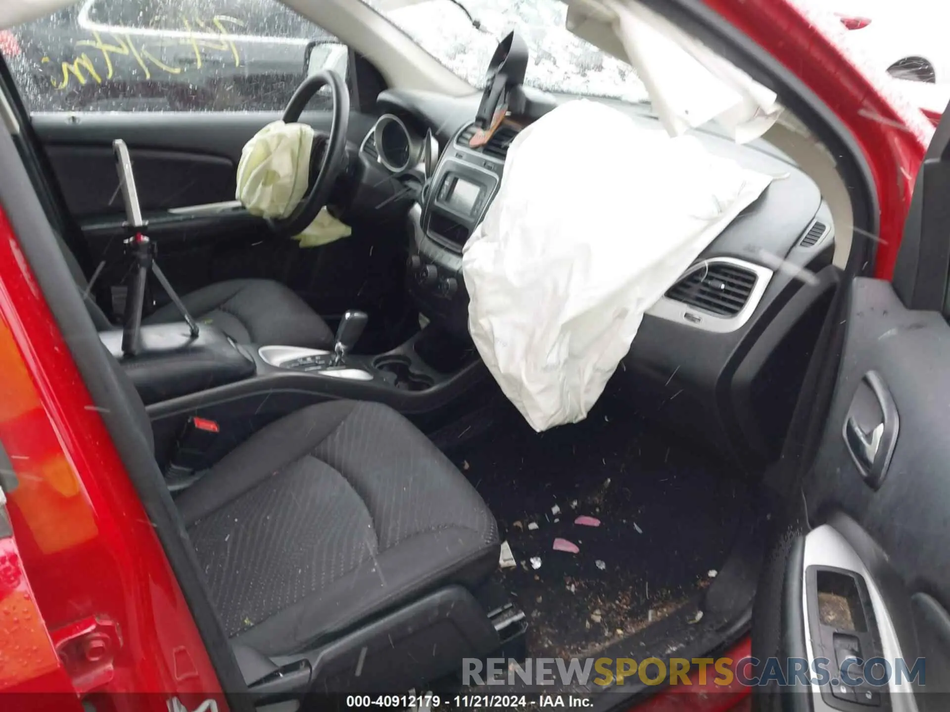 5 Photograph of a damaged car 3C4PDCAB9LT194779 DODGE JOURNEY 2020