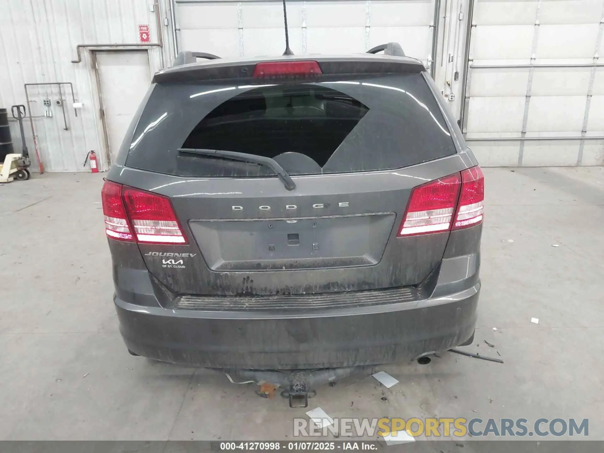 16 Photograph of a damaged car 3C4PDCAB9LT201682 DODGE JOURNEY 2020