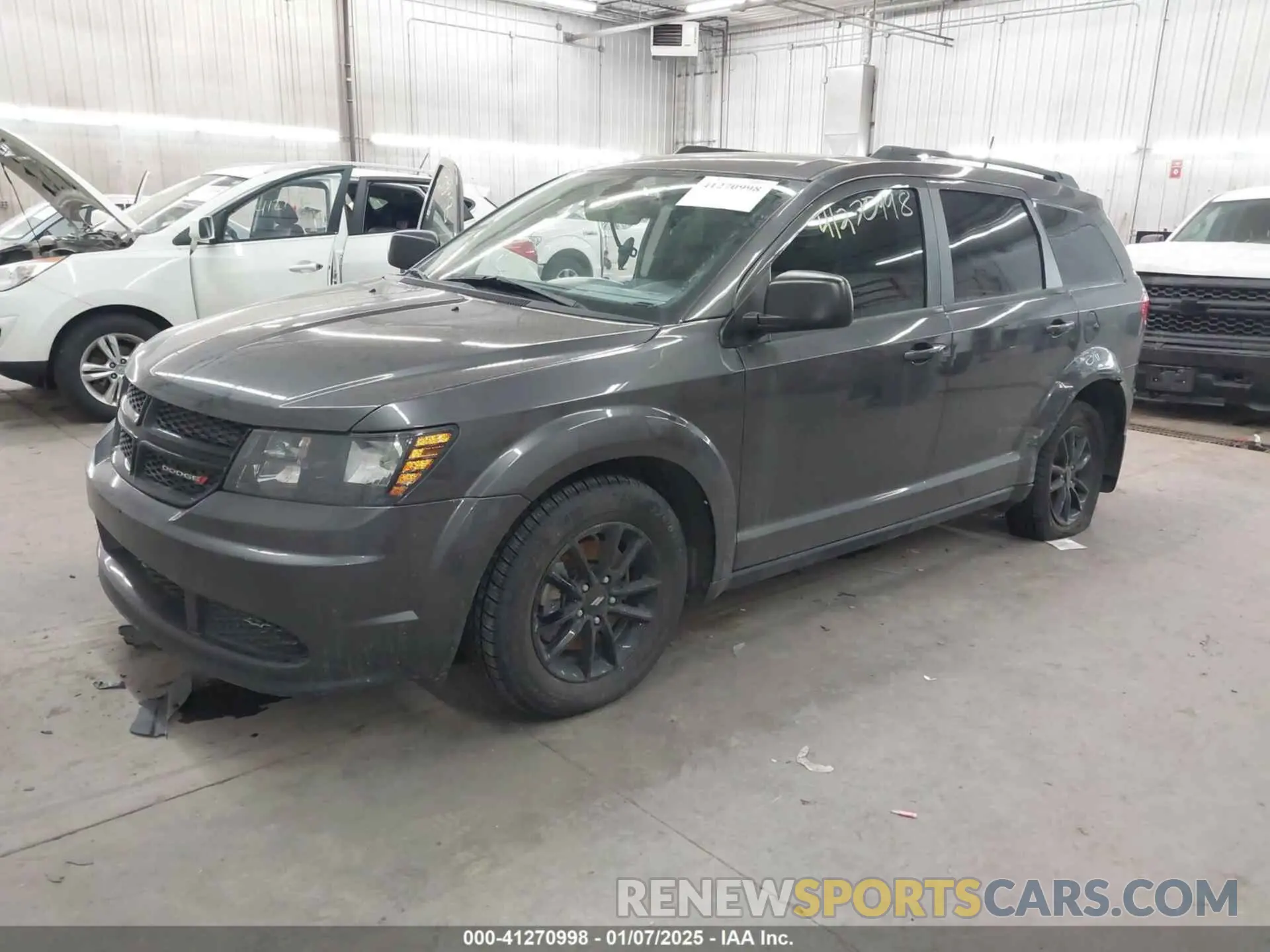 2 Photograph of a damaged car 3C4PDCAB9LT201682 DODGE JOURNEY 2020