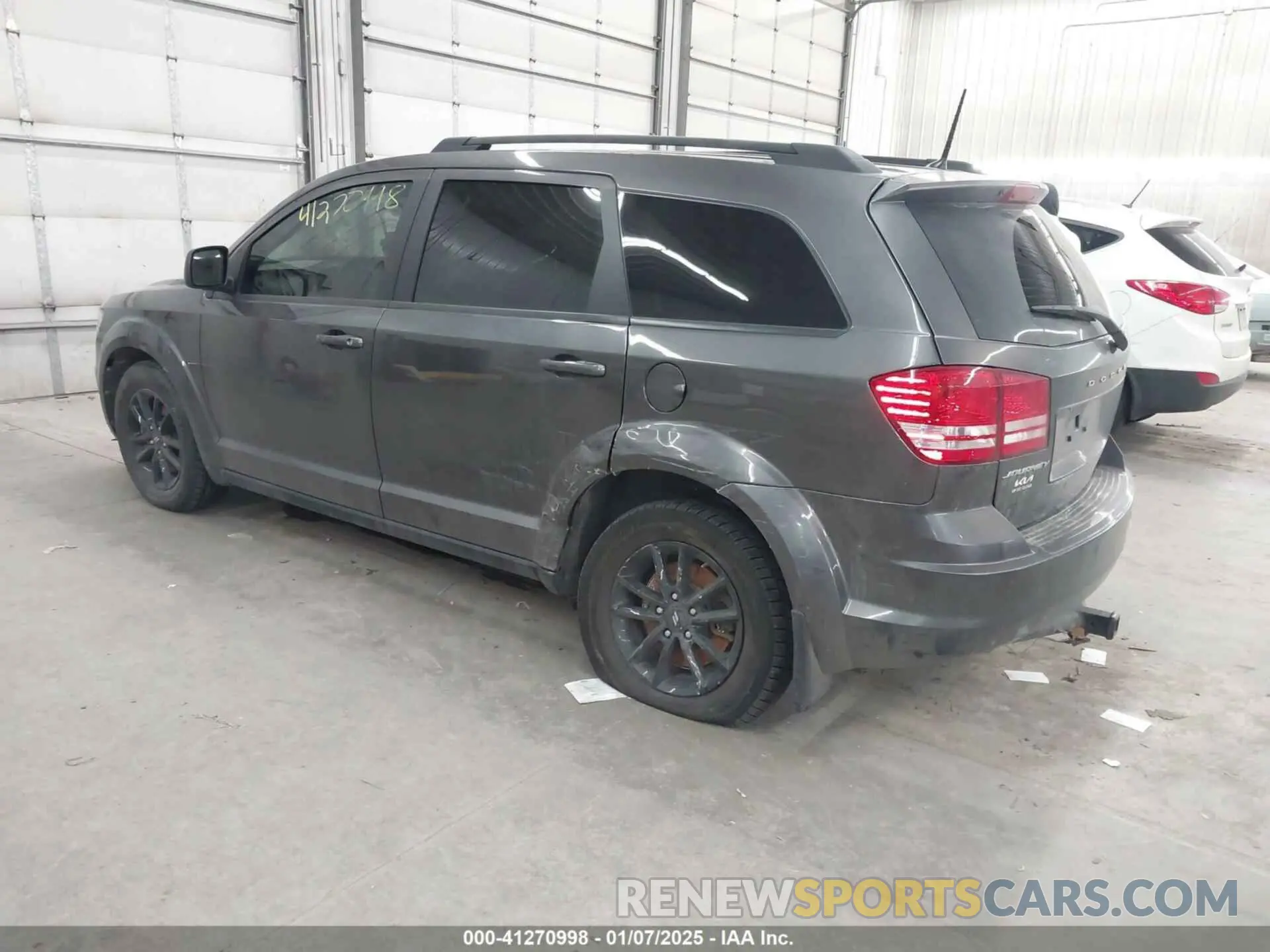 3 Photograph of a damaged car 3C4PDCAB9LT201682 DODGE JOURNEY 2020