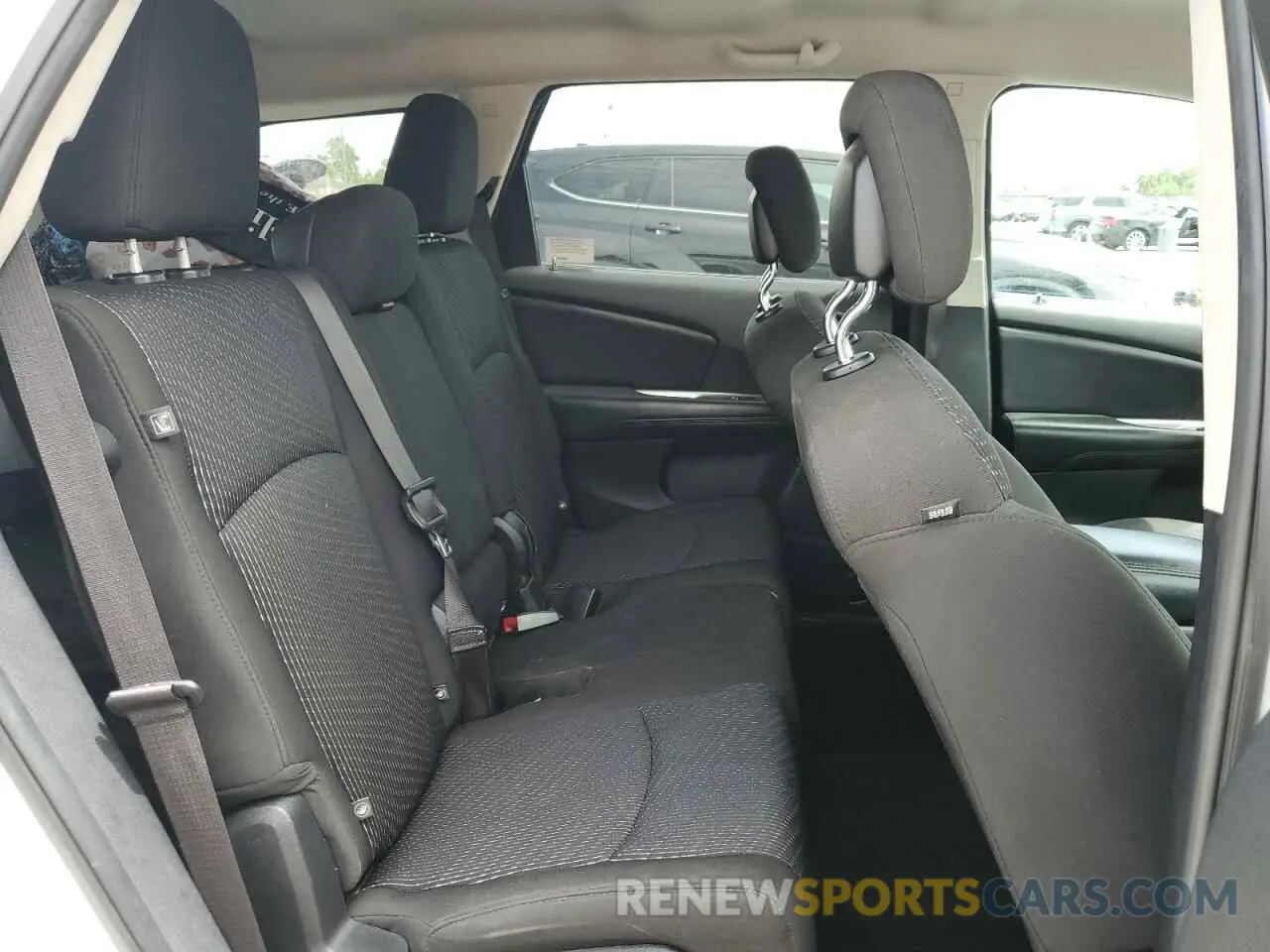 11 Photograph of a damaged car 3C4PDCAB9LT207434 DODGE JOURNEY 2020
