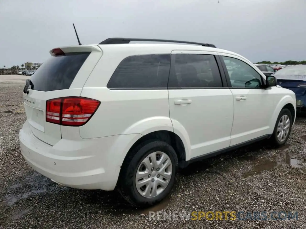 3 Photograph of a damaged car 3C4PDCAB9LT207434 DODGE JOURNEY 2020