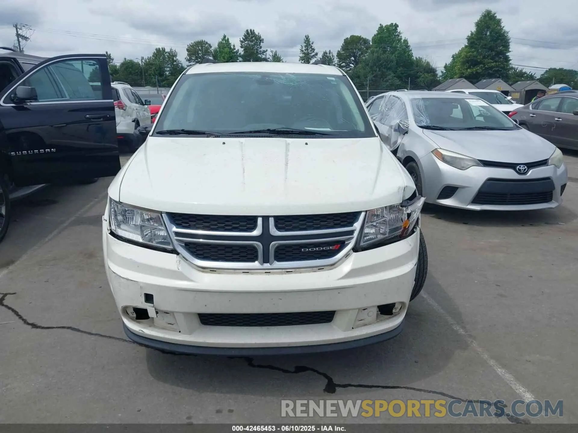 12 Photograph of a damaged car 3C4PDCAB9LT243513 DODGE JOURNEY 2020
