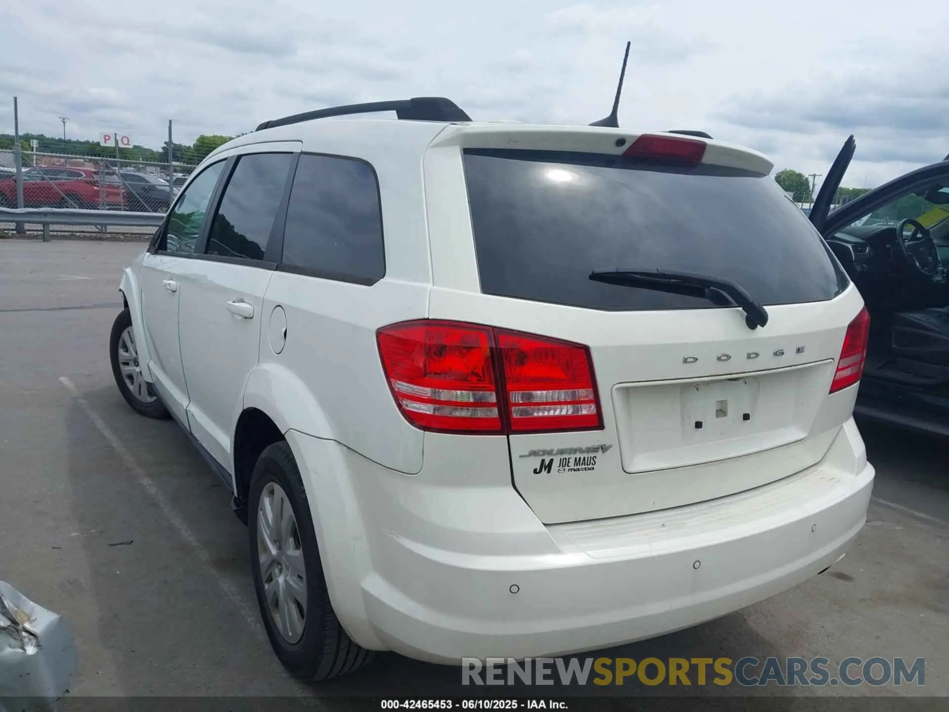 14 Photograph of a damaged car 3C4PDCAB9LT243513 DODGE JOURNEY 2020
