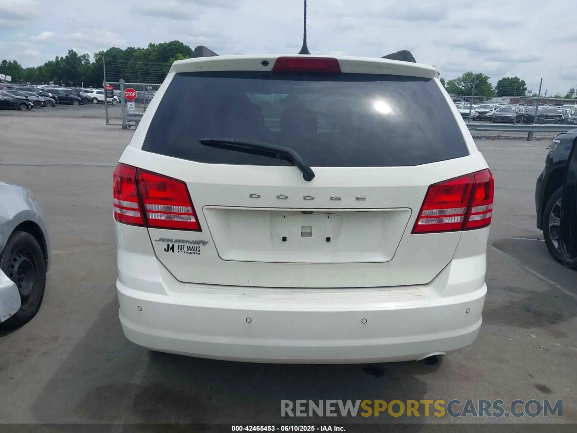 16 Photograph of a damaged car 3C4PDCAB9LT243513 DODGE JOURNEY 2020