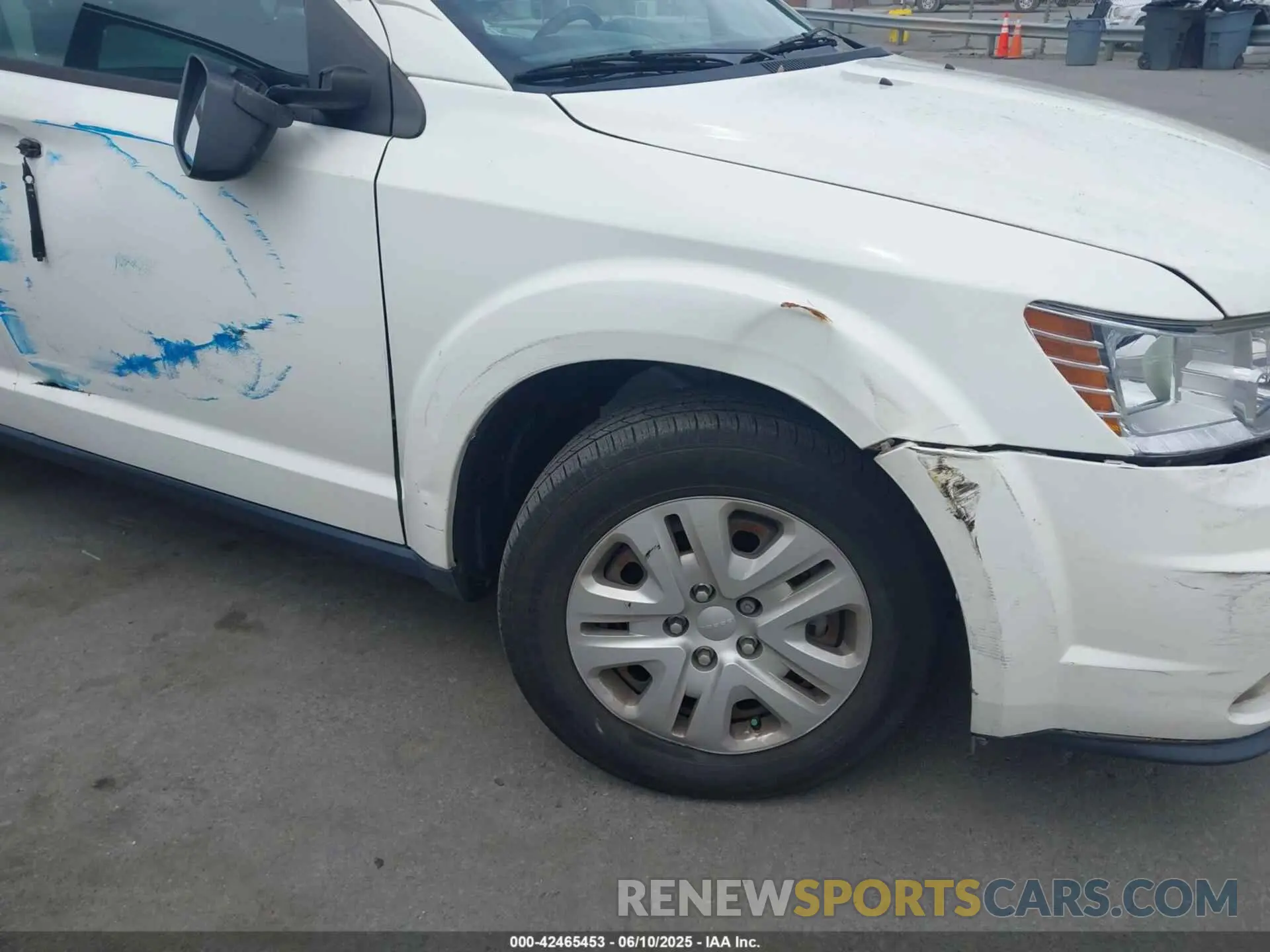 17 Photograph of a damaged car 3C4PDCAB9LT243513 DODGE JOURNEY 2020