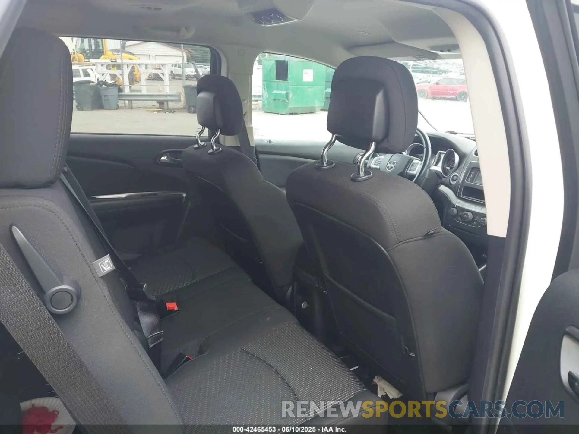 8 Photograph of a damaged car 3C4PDCAB9LT243513 DODGE JOURNEY 2020