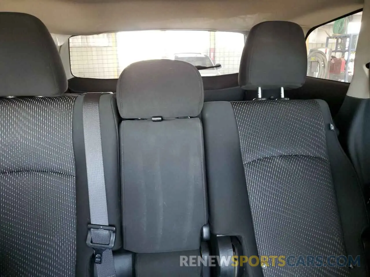 10 Photograph of a damaged car 3C4PDCAB9LT247545 DODGE JOURNEY 2020