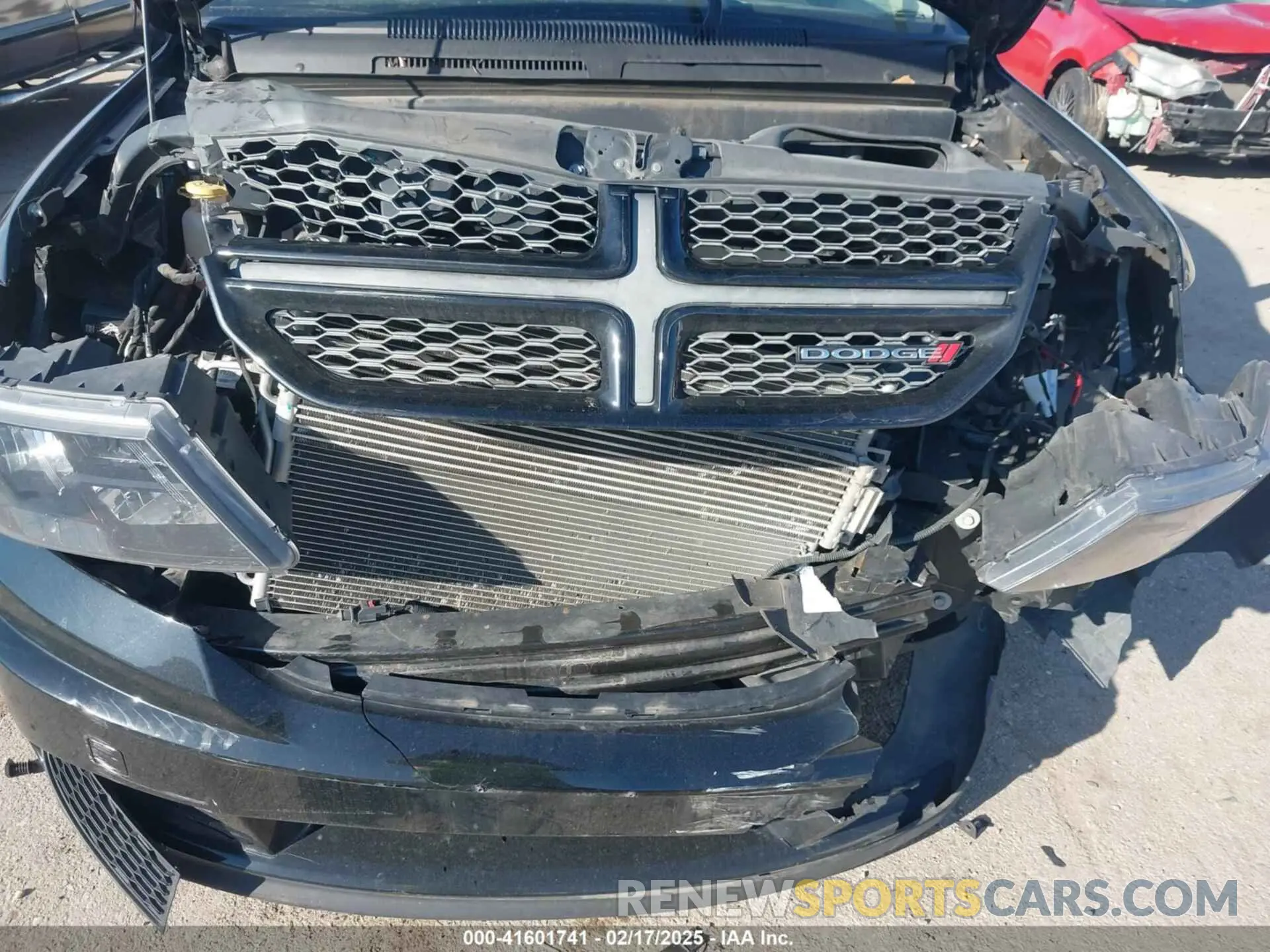 10 Photograph of a damaged car 3C4PDCAB9LT250865 DODGE JOURNEY 2020