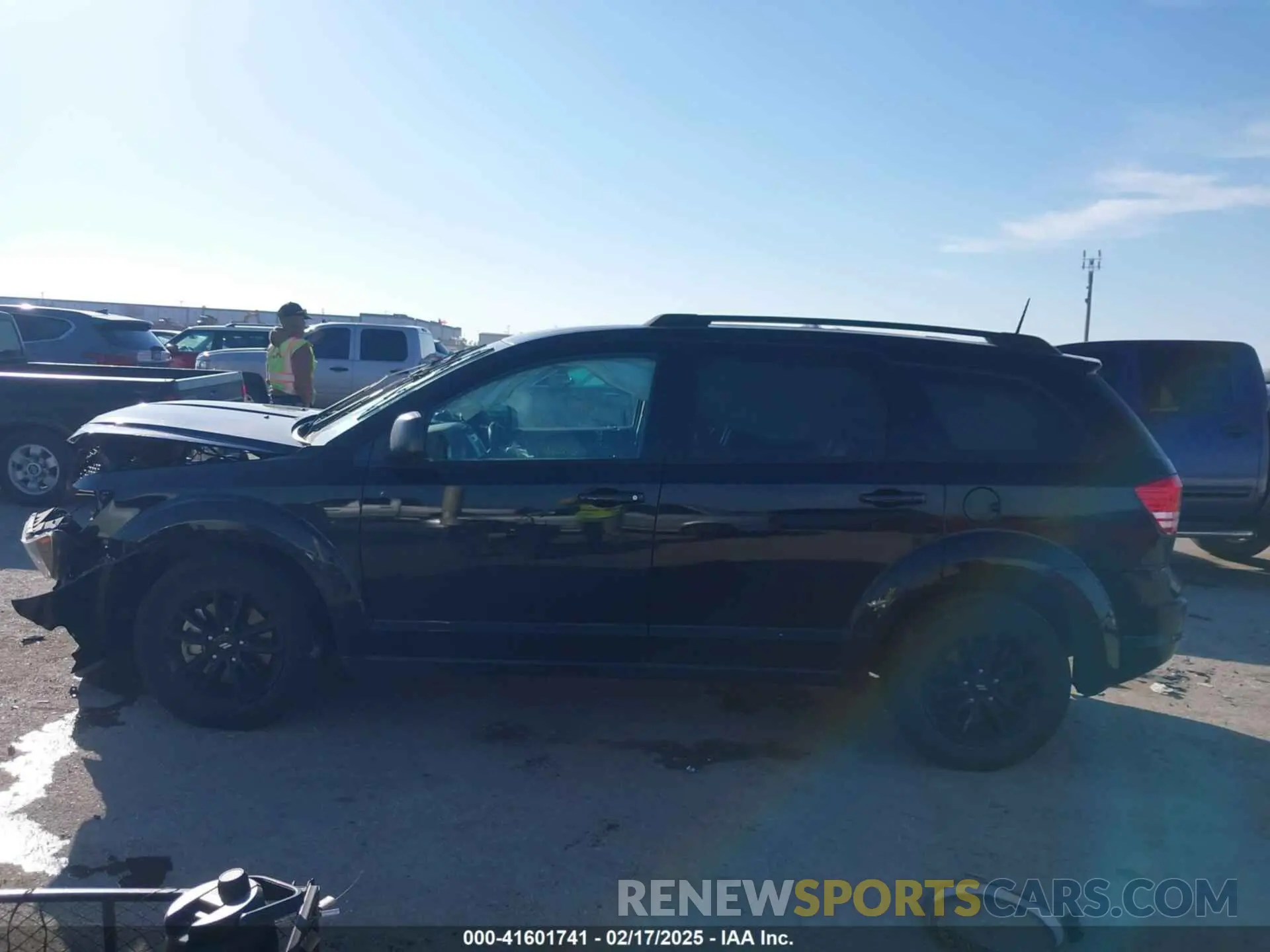 14 Photograph of a damaged car 3C4PDCAB9LT250865 DODGE JOURNEY 2020