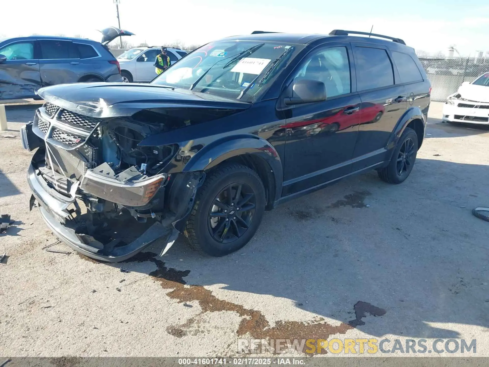 2 Photograph of a damaged car 3C4PDCAB9LT250865 DODGE JOURNEY 2020