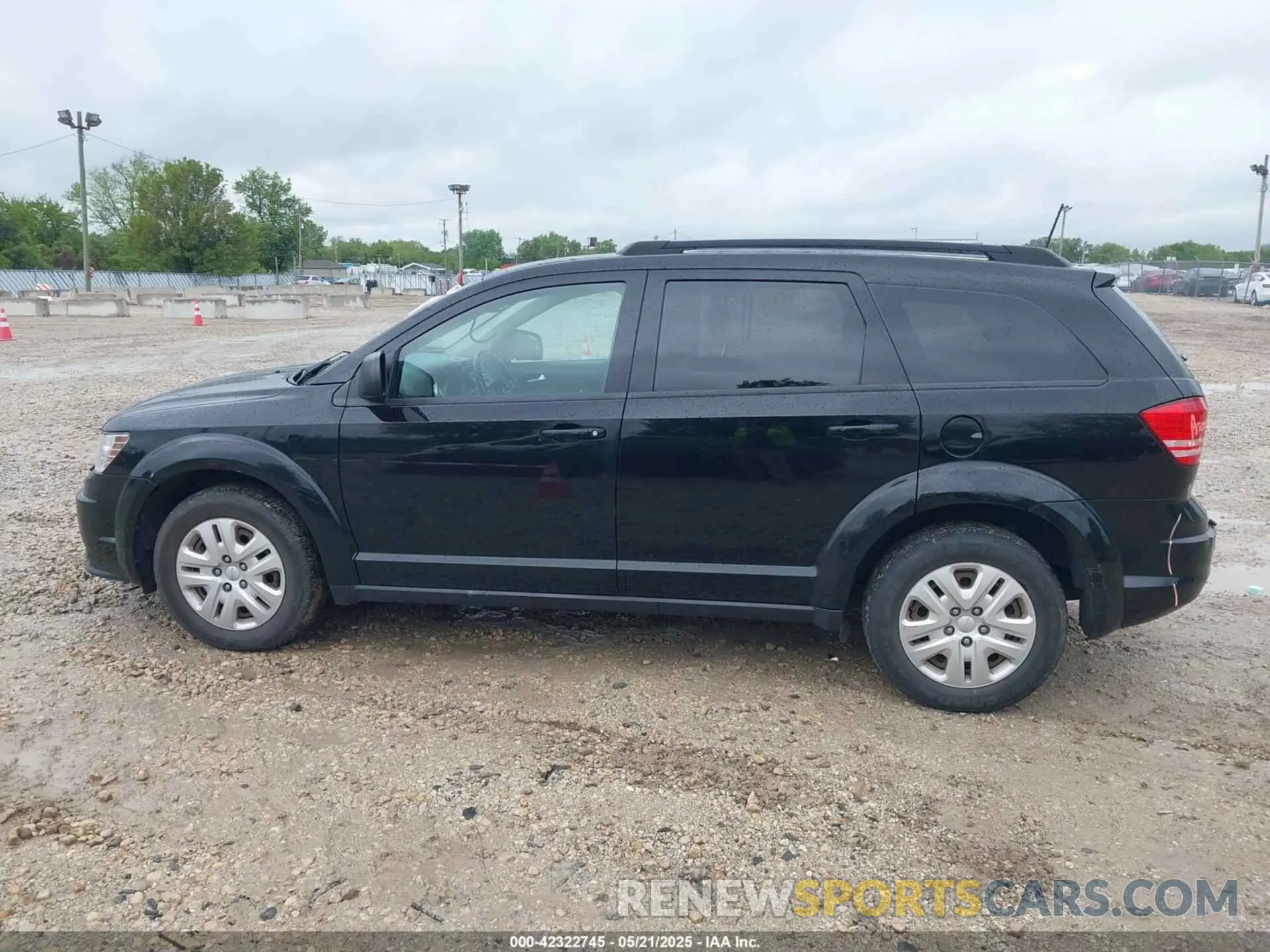 14 Photograph of a damaged car 3C4PDCAB9LT254446 DODGE JOURNEY 2020