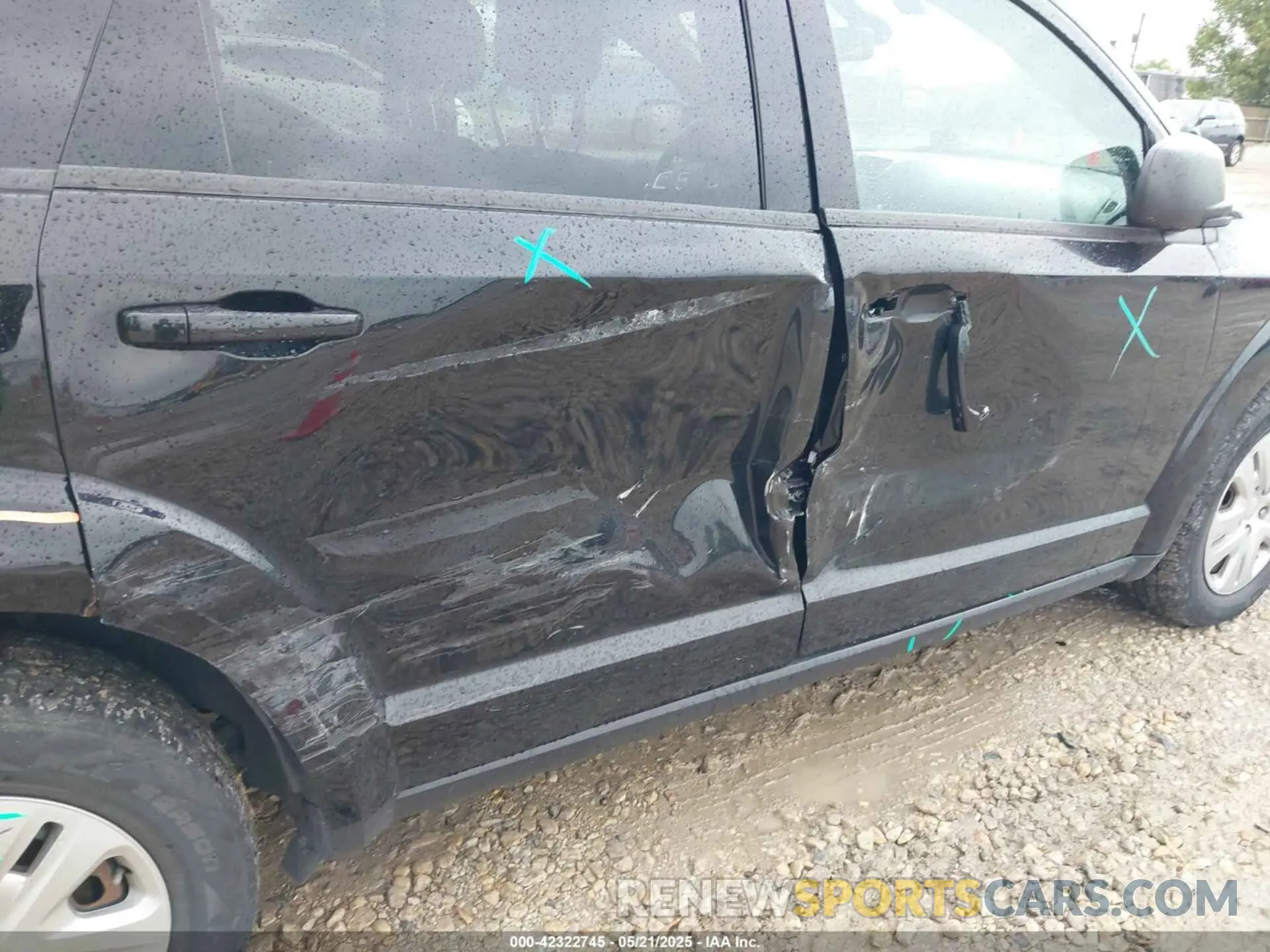 6 Photograph of a damaged car 3C4PDCAB9LT254446 DODGE JOURNEY 2020