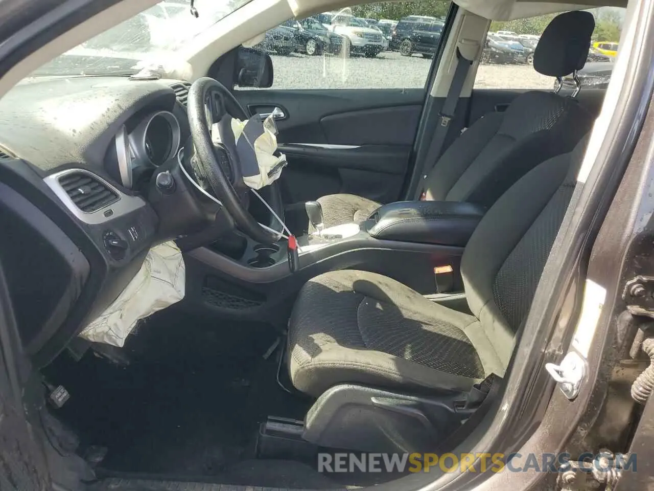 7 Photograph of a damaged car 3C4PDCAB9LT259646 DODGE JOURNEY 2020