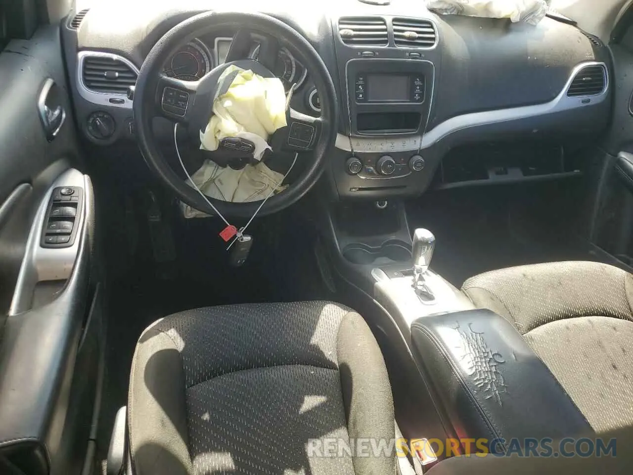 8 Photograph of a damaged car 3C4PDCAB9LT259646 DODGE JOURNEY 2020