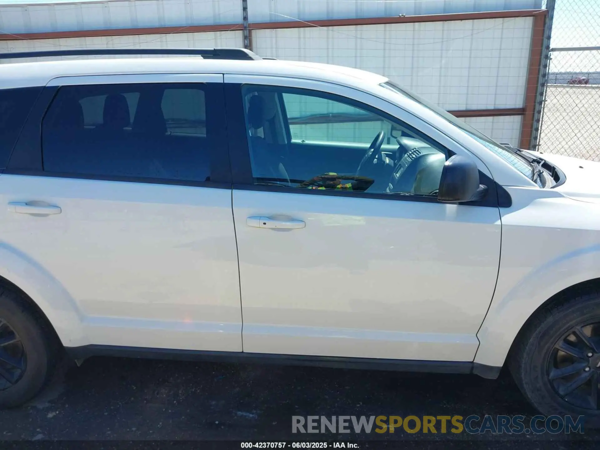 13 Photograph of a damaged car 3C4PDCAB9LT264880 DODGE JOURNEY 2020
