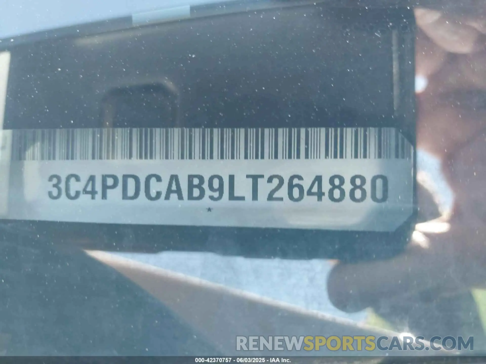 9 Photograph of a damaged car 3C4PDCAB9LT264880 DODGE JOURNEY 2020