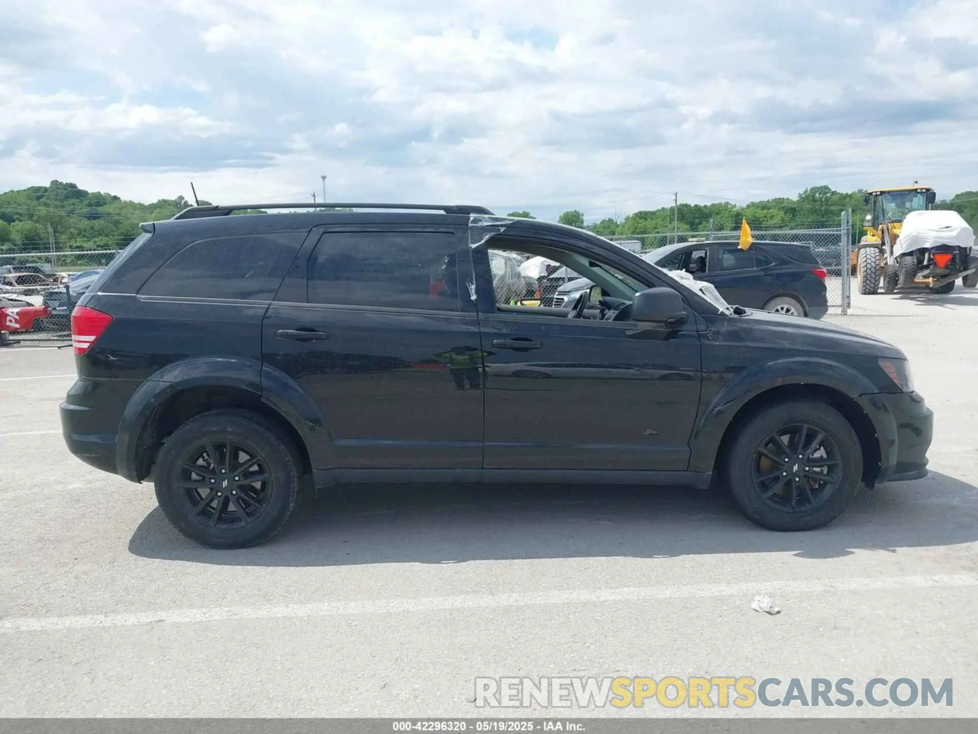 12 Photograph of a damaged car 3C4PDCAB9LT278259 DODGE JOURNEY 2020