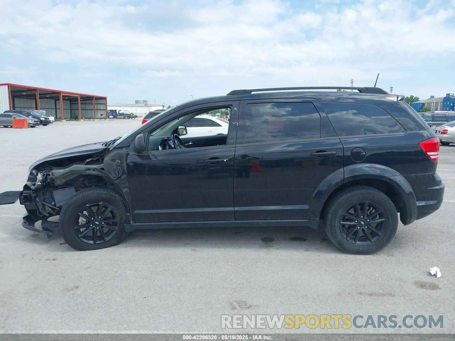 13 Photograph of a damaged car 3C4PDCAB9LT278259 DODGE JOURNEY 2020