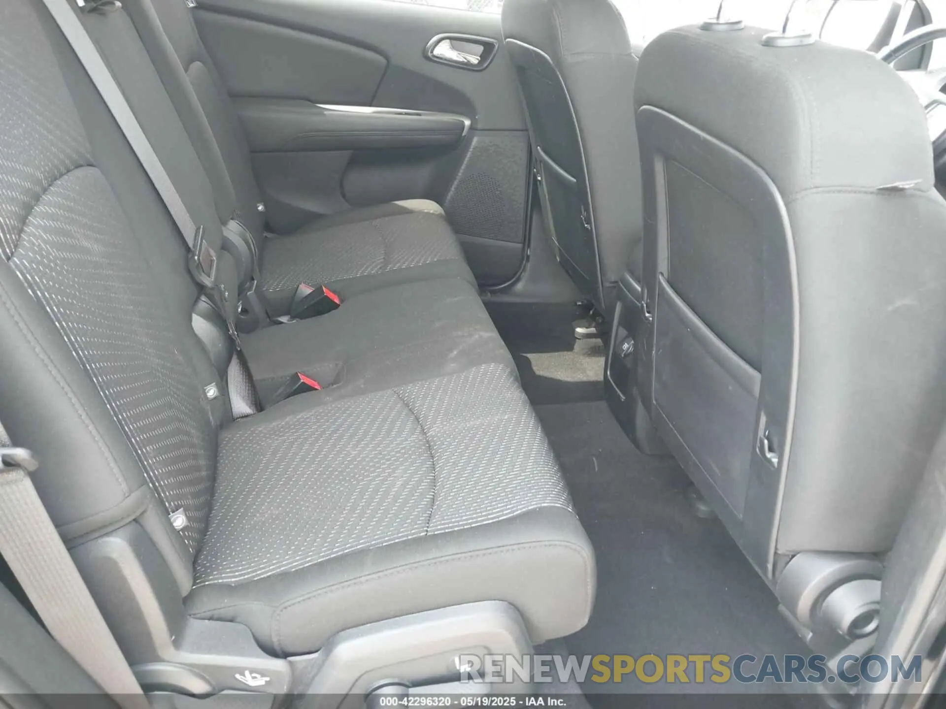 8 Photograph of a damaged car 3C4PDCAB9LT278259 DODGE JOURNEY 2020