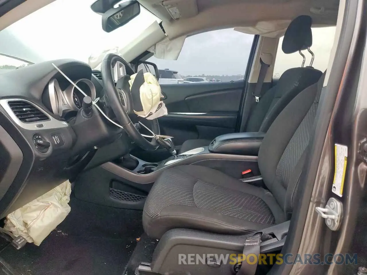 7 Photograph of a damaged car 3C4PDCABXLT180941 DODGE JOURNEY 2020