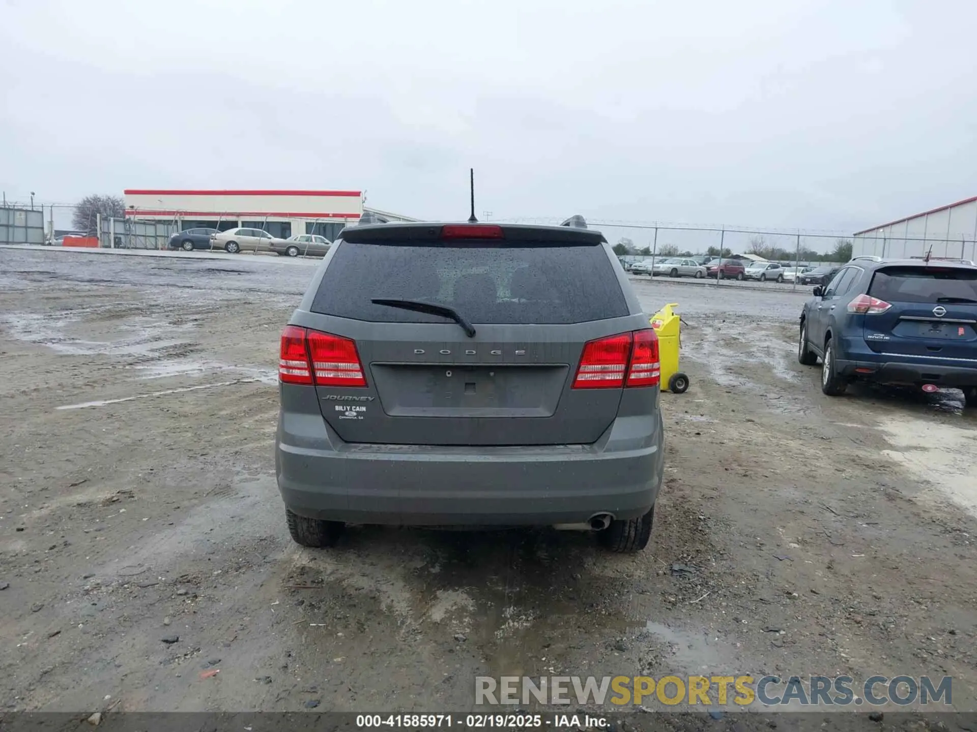 17 Photograph of a damaged car 3C4PDCABXLT181166 DODGE JOURNEY 2020