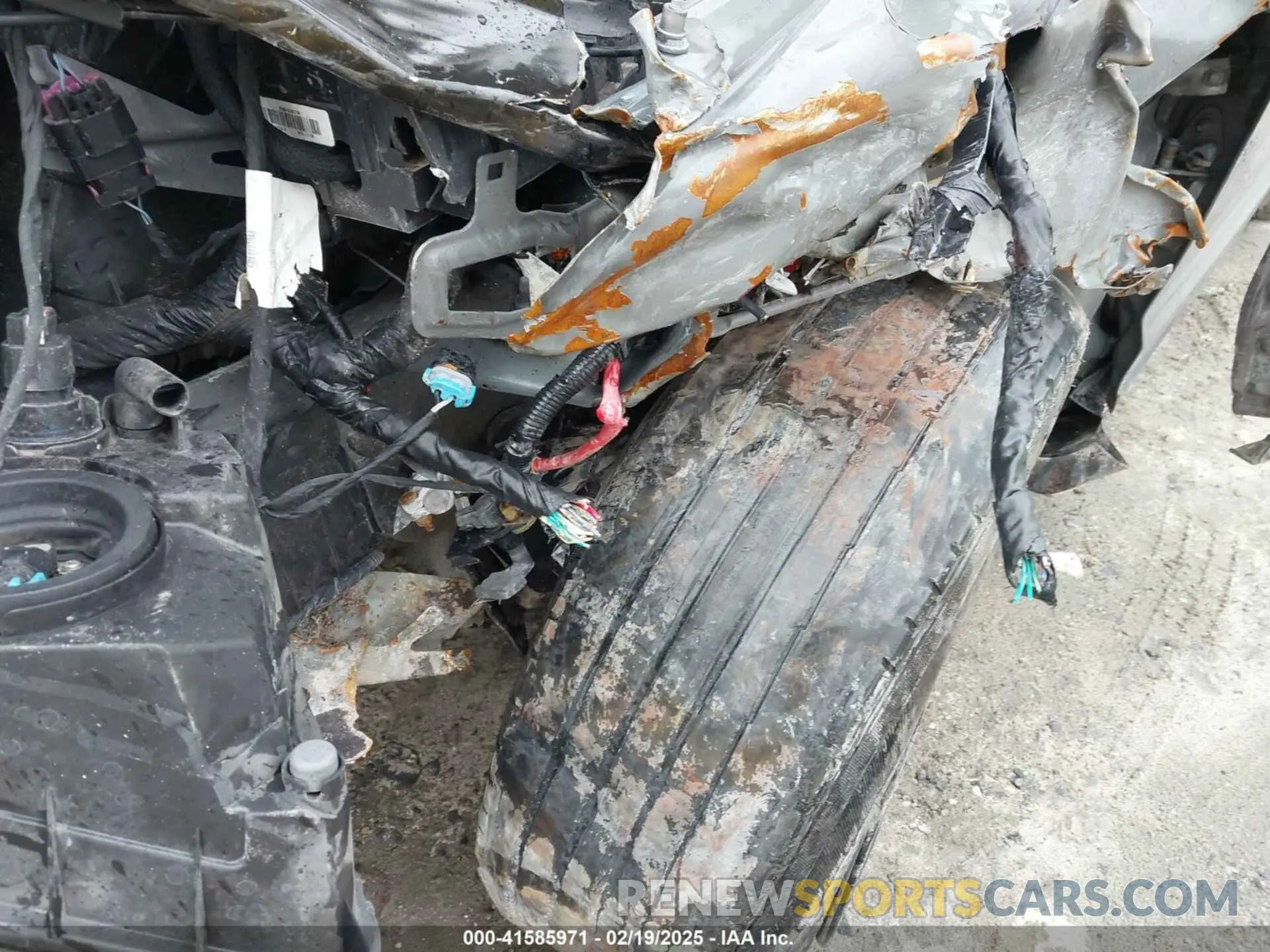 18 Photograph of a damaged car 3C4PDCABXLT181166 DODGE JOURNEY 2020