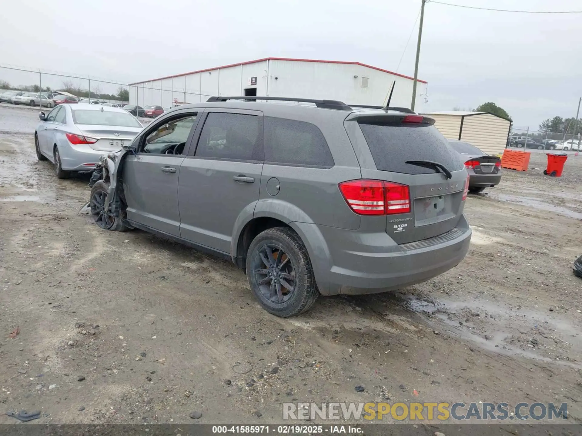 3 Photograph of a damaged car 3C4PDCABXLT181166 DODGE JOURNEY 2020