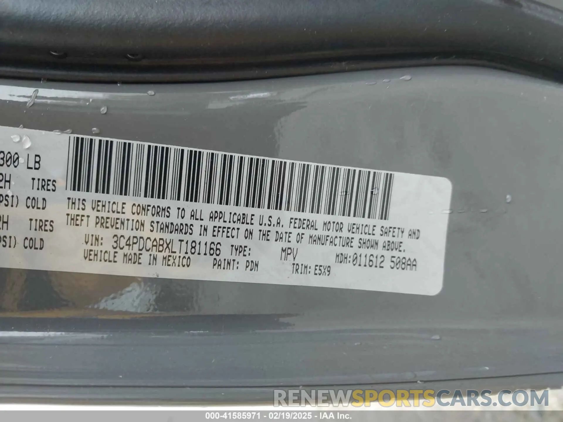 9 Photograph of a damaged car 3C4PDCABXLT181166 DODGE JOURNEY 2020