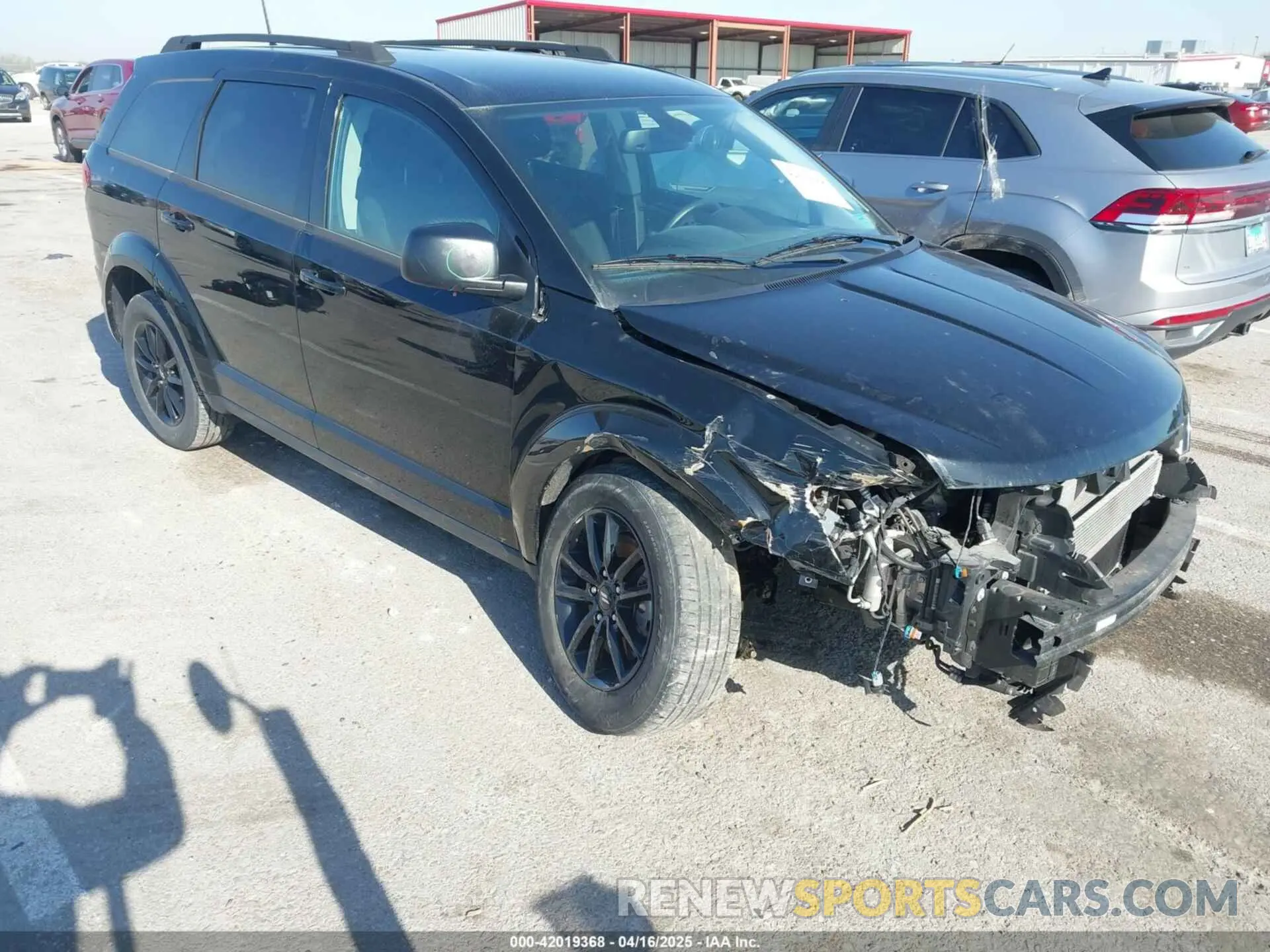 1 Photograph of a damaged car 3C4PDCABXLT202596 DODGE JOURNEY 2020