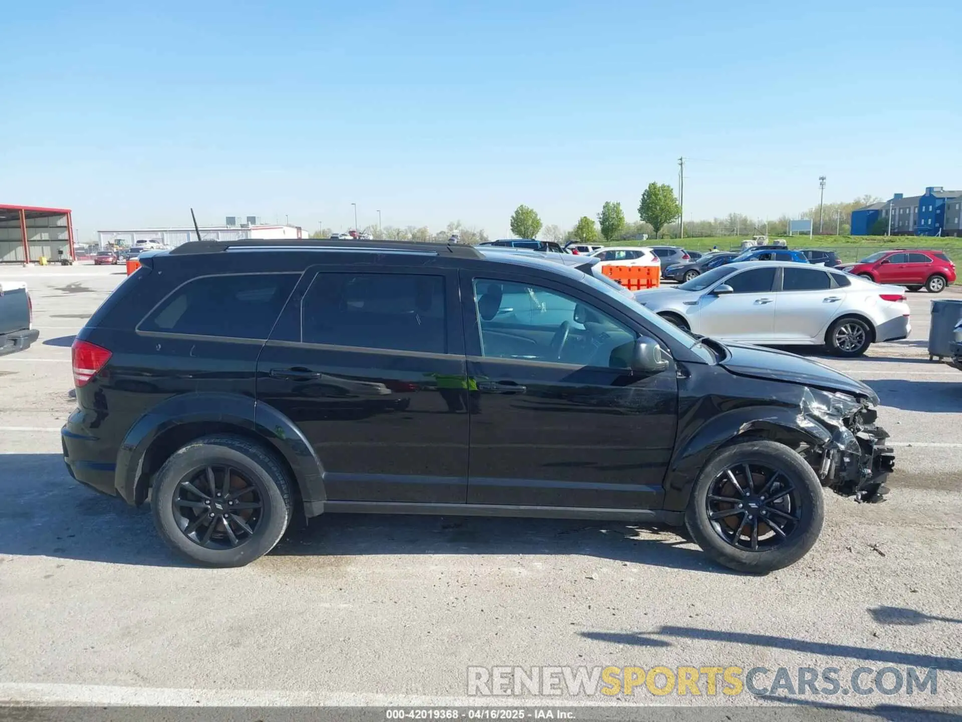 14 Photograph of a damaged car 3C4PDCABXLT202596 DODGE JOURNEY 2020
